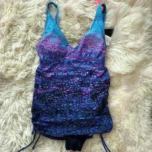 NWT TYR swimsuit - Picture 2 of 7